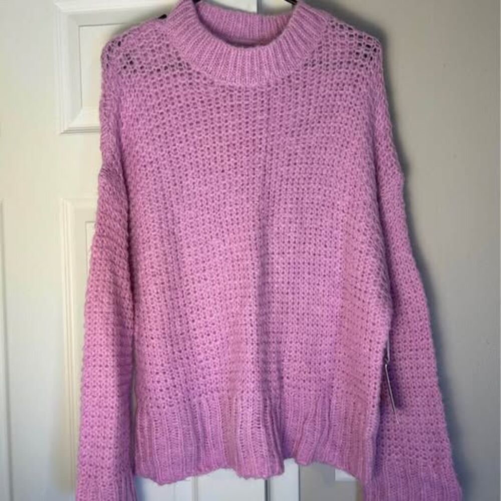 Chelsea 28 Women’s Pink Open Knit Sweater Crew Neck Long Sleeve Size Medium NWT